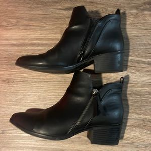 Mia black ankle booties